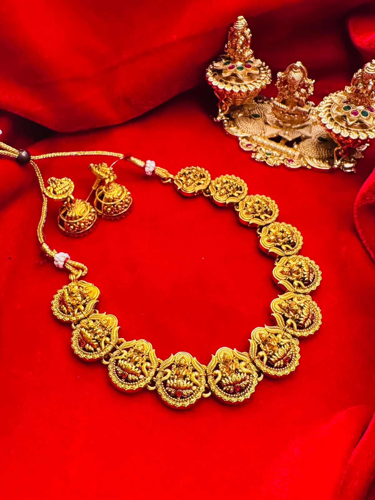 Round gold sufi