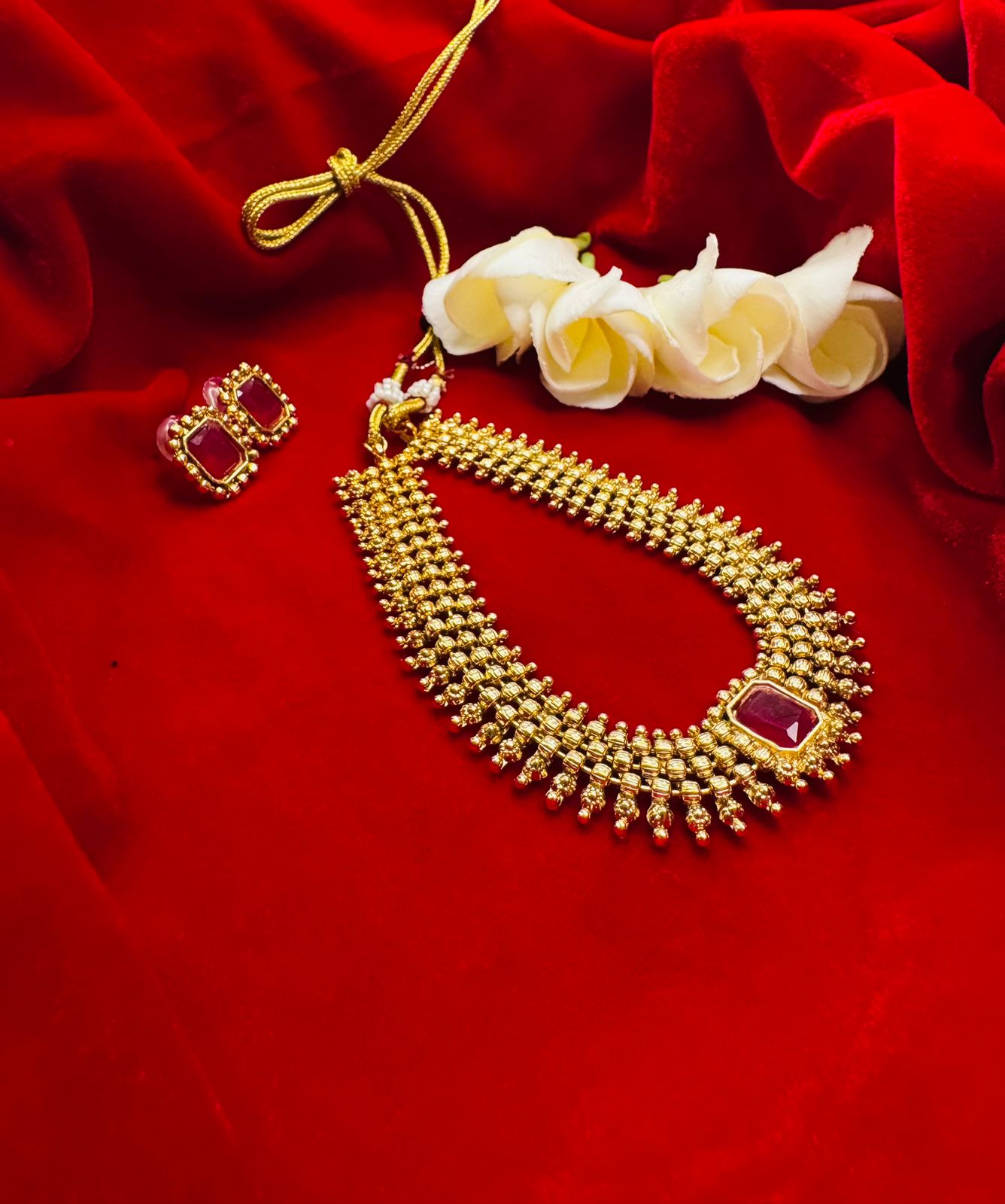 Jijau choker